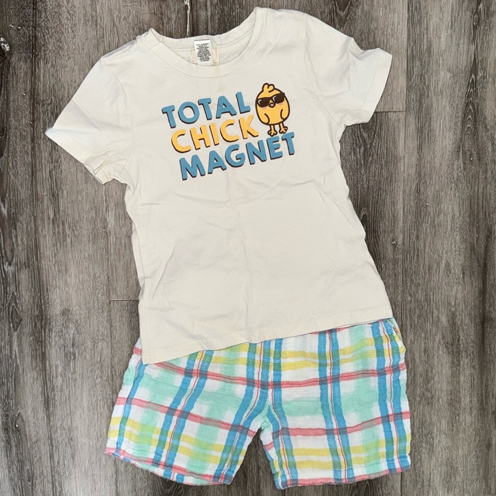Total Chick Magnet Cream Short Sleeve T-Shirt with Matching Colorful Shorts